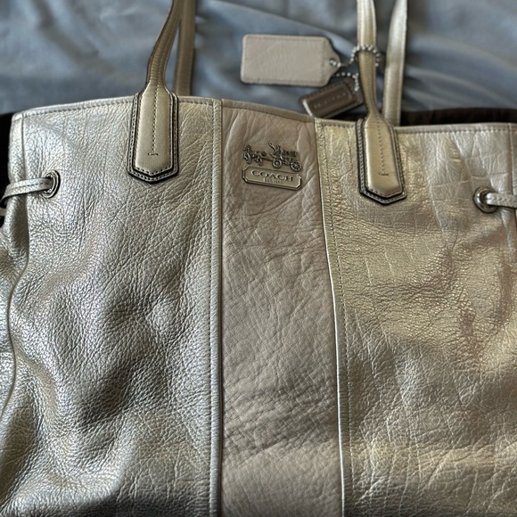 Coach tote with dust bag - Picture 4 of 11